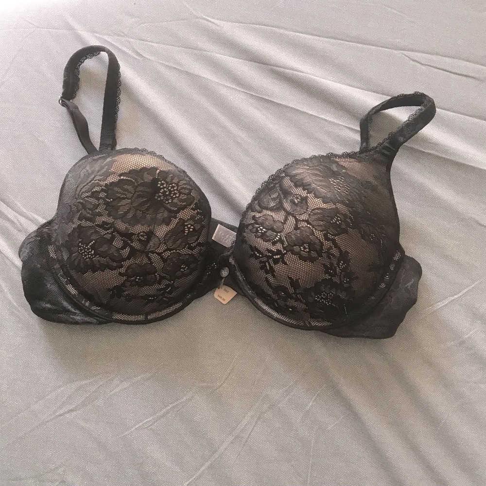NWT-Victoria’s Secret Body by Victoria Push-up Bra
